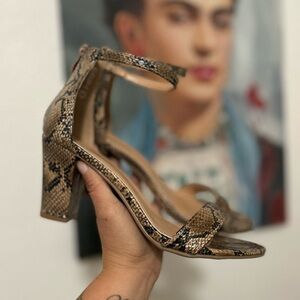Top Moda snake skin heels size 8.5